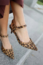 POINTED BALLET FLATS WITH STRAP