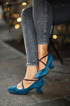 CROSS STRAP PUMPS