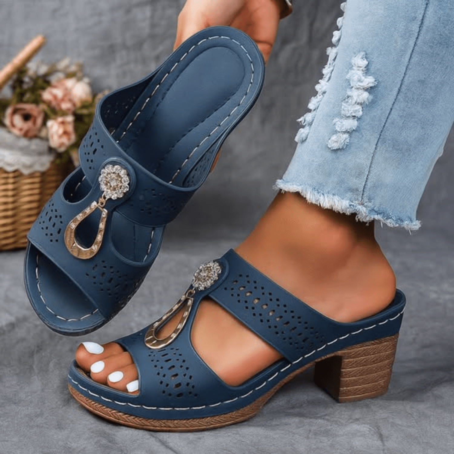 FAITH | CHIC AND COMFORTABLE SANDALS